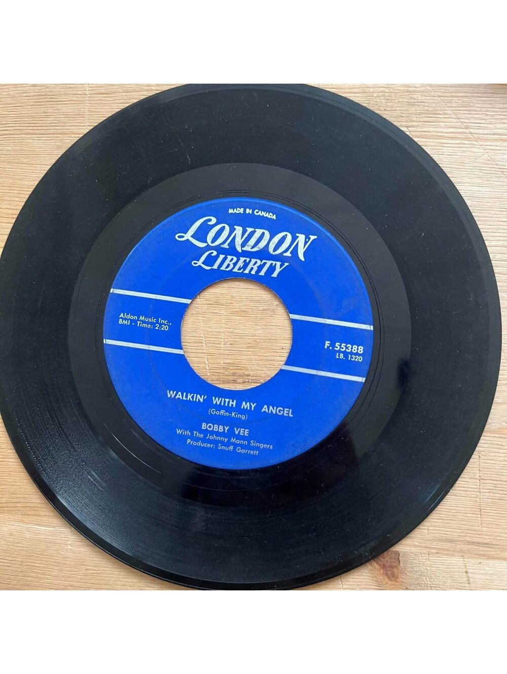 Bobby Vee - Walkin' with my Angel/Run to Him 45rpm VG+ R19
